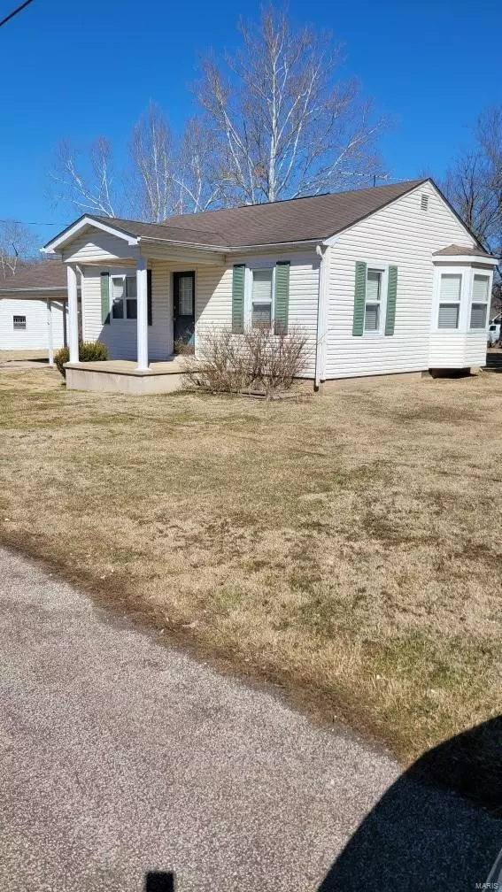 De Soto, MO 63020,305 Oak LN