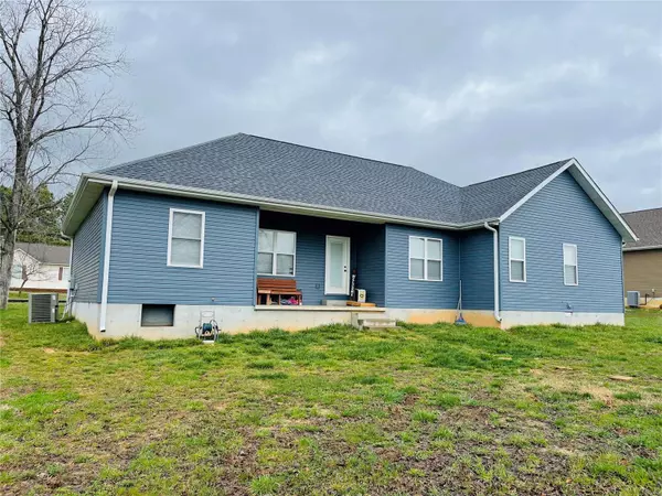 Poplar Bluff, MO 63901,2406 W Donna DR