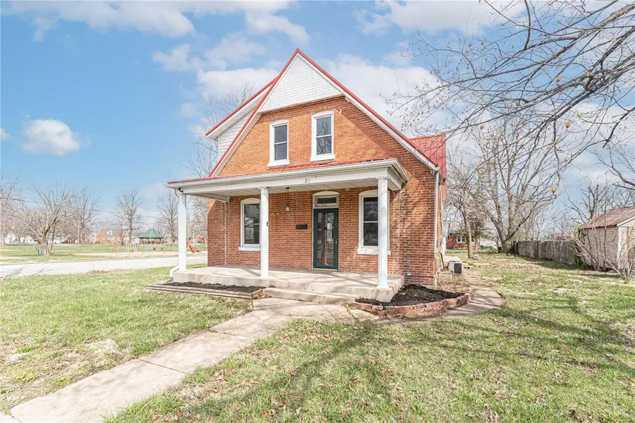 211 W Madison AVE, Owensville, MO 65066