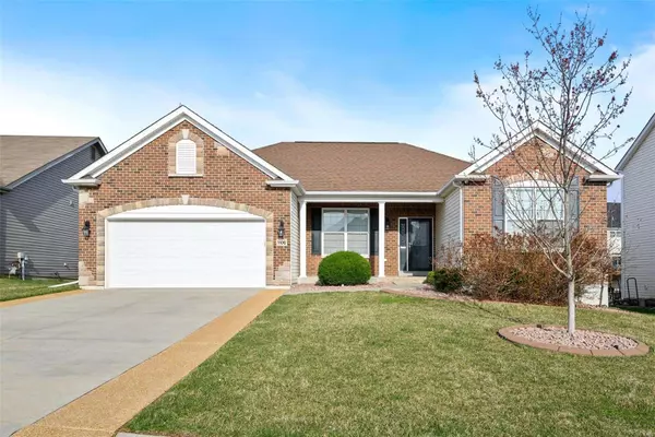 1106 Meadow Oaks, St Peters, MO 63376