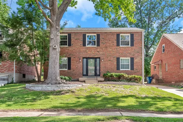 8427 Ardsley DR, St Louis, MO 63121