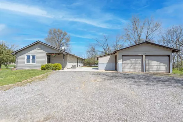 2840 Moravec DR,  High Ridge,  MO 63049