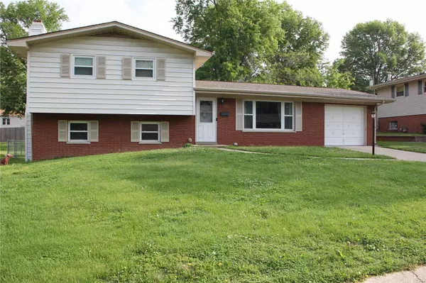 37 Briarwood DR, Belleville, IL 62223