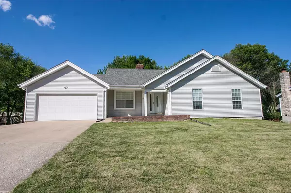 29 Carriage Way West DR, St Peters, MO 63376