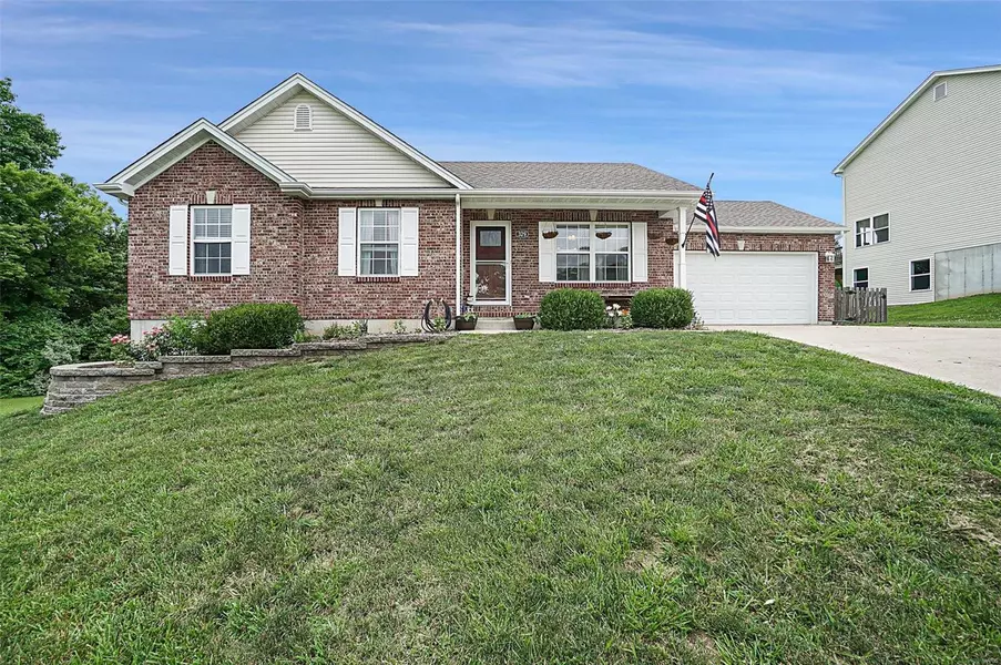 329 Holtgrewe Farms Loop, Washington, MO 63090