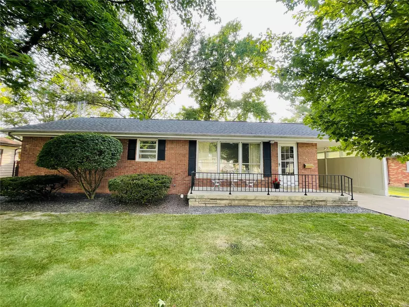 453 S Bryan ST, Nashville, IL 62263