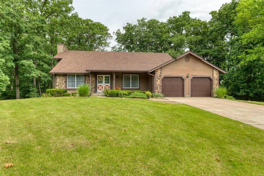 4 Briarwood CT, Warrenton, MO 63383