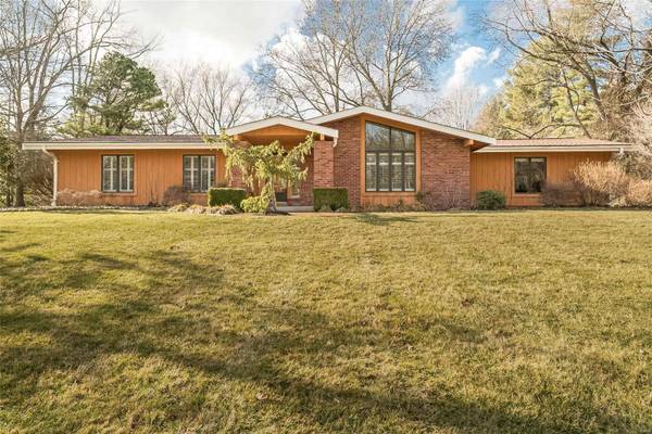 14 Ridge Crest DR,  Chesterfield,  MO 63017