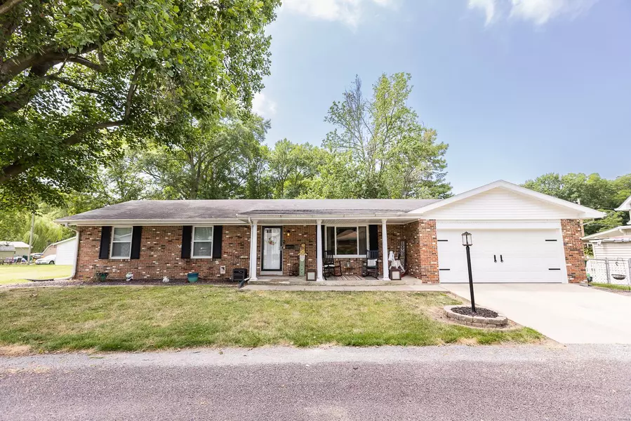 618 W State ST, Mascoutah, IL 62258