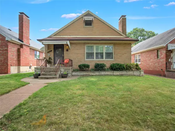 4153 Holly Hills BLVD, St Louis, MO 63116