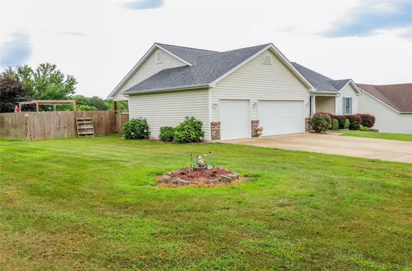 Warrenton, MO 63383,26384 Falling Leaf DR