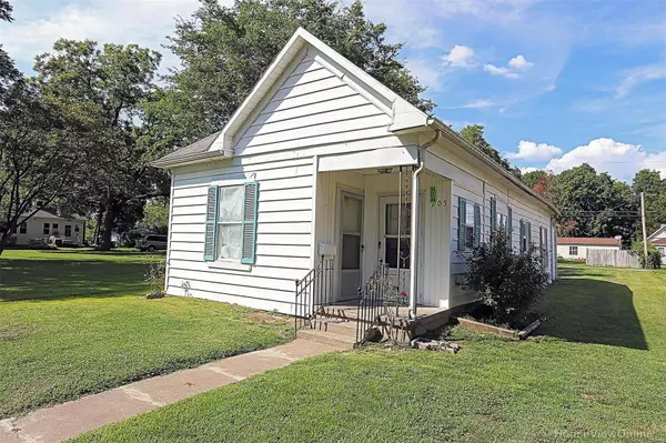 205 Cook AVE, Chaffee, MO 63740