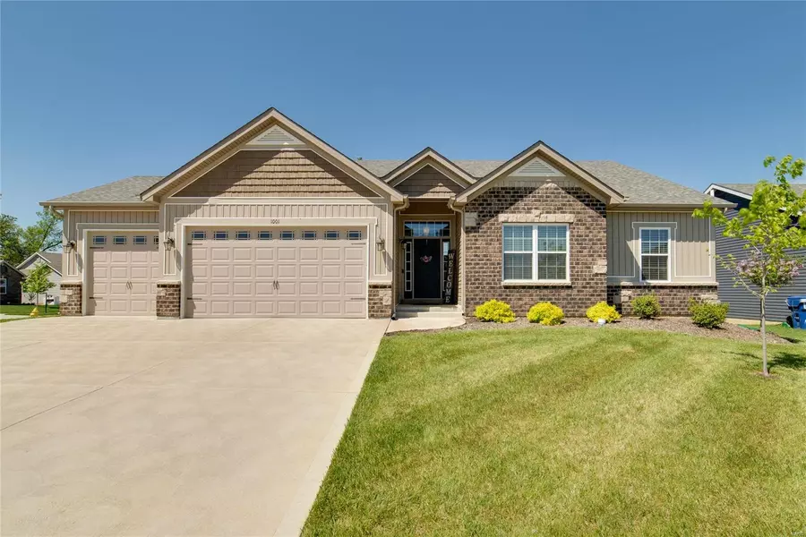 1001 Pine Creek DR, Wentzville, MO 63385