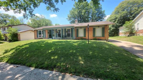 6398 Lake Paddock DR,  Florissant,  MO 63033