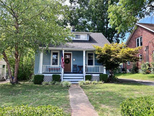 615 Cedar ST, Washington, MO 63090