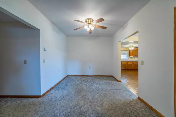 Phillipsburg, MO 65722,17237 Oasis DR