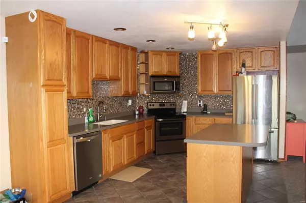 Hannibal, MO 63401,8660 Eleven Point Drive