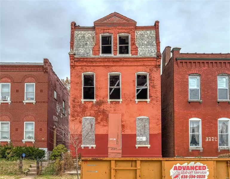 3330 Iowa AVE, St Louis, MO 63118