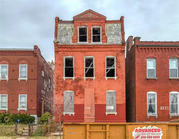 3330 Iowa AVE,  St Louis,  MO 63118