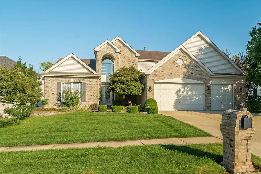 120 Matthews DR, Wentzville, MO 63385