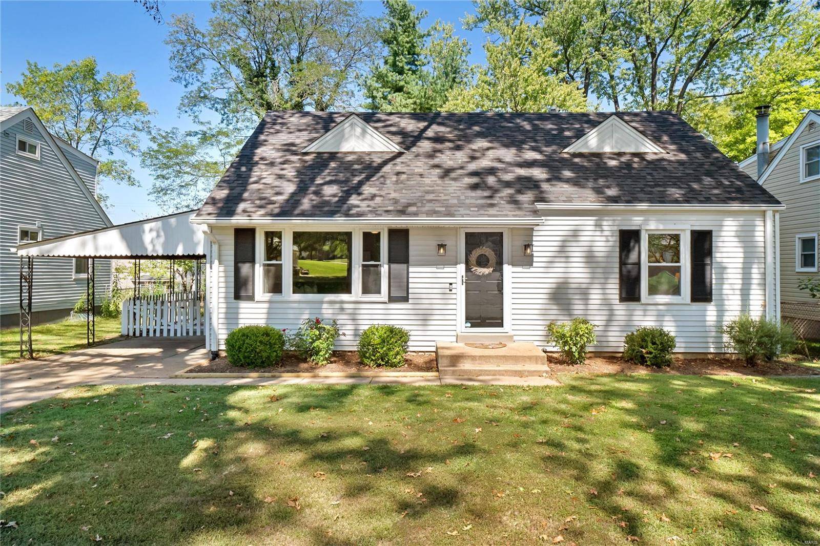 10943 Three Court DR, St Louis, MO 63123