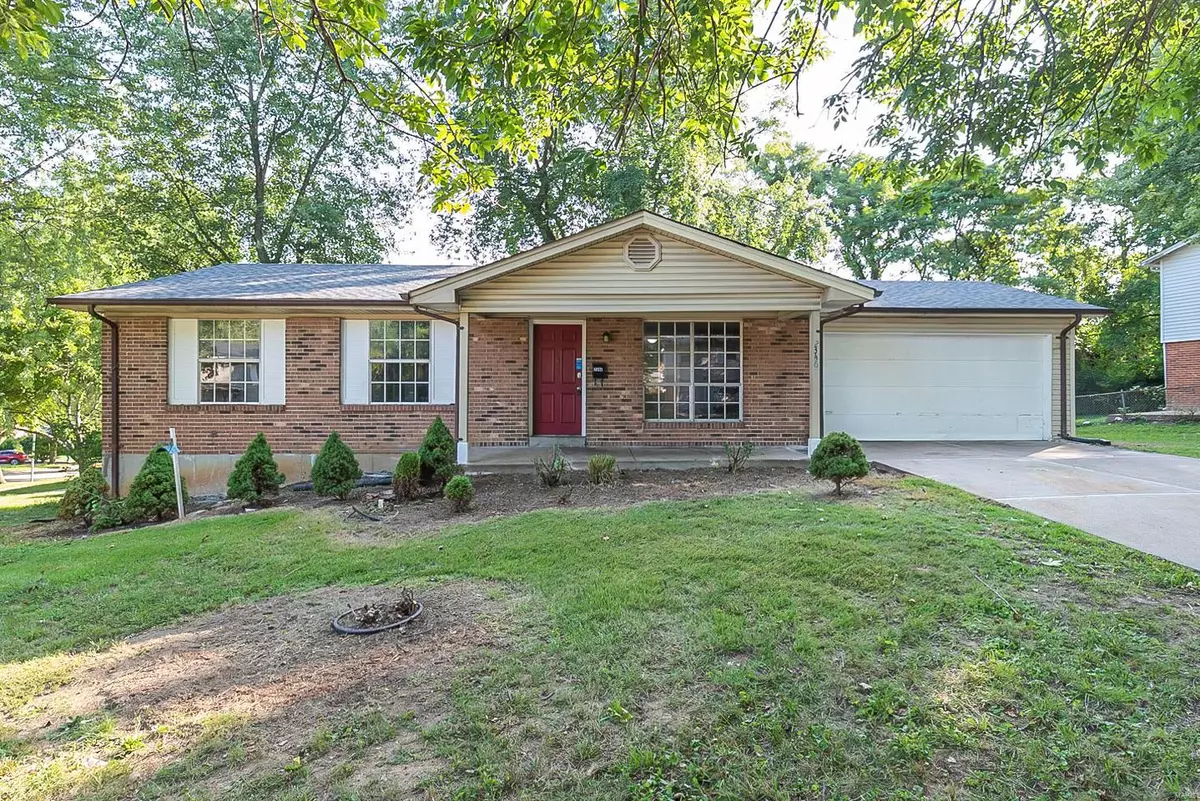 Florissant, MO 63031,2346 Farflung DR