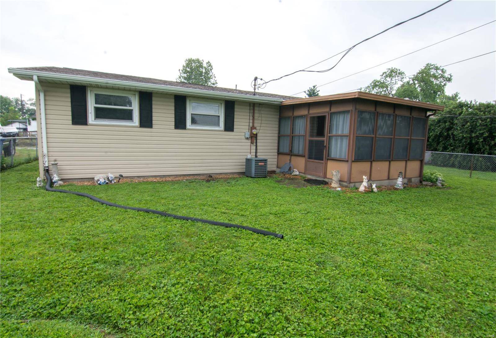 East Alton, IL 62024,105 Bonds AVE