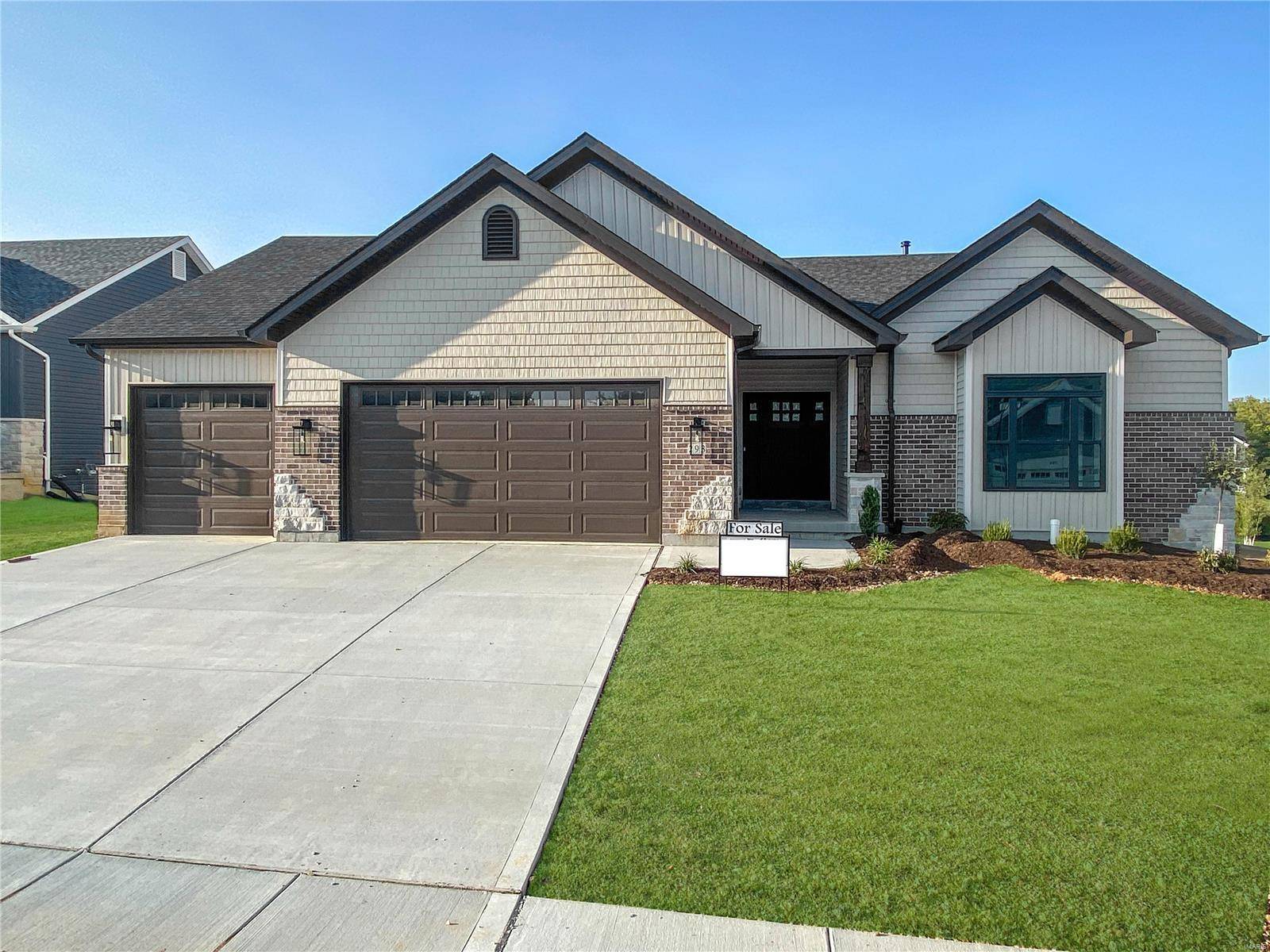 293 Laurens Spring CT, Lake St Louis, MO 63367