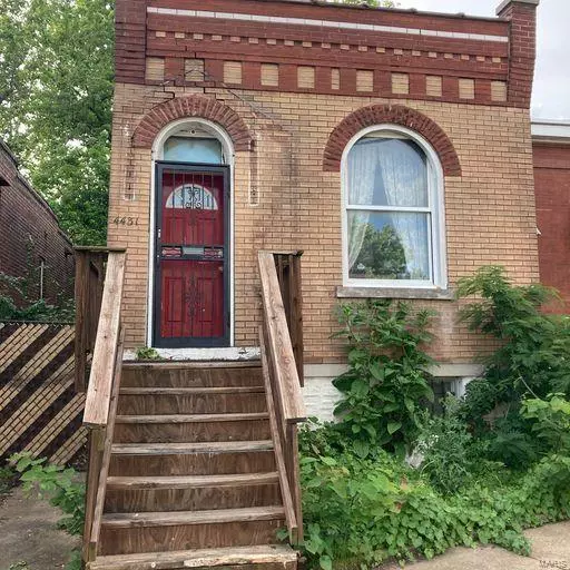 4431 Virginia AVE, St Louis, MO 63111