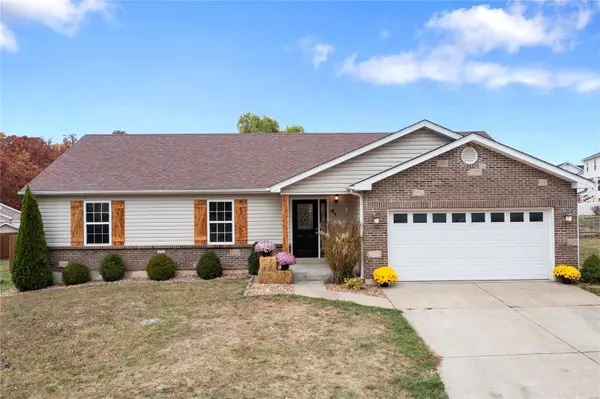 41 Village Circle DR, Winfield, MO 63389