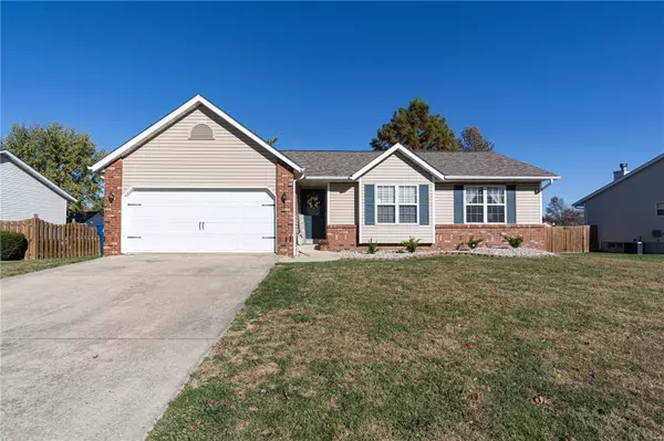 705 Copper Line RD, Maryville, IL 62062