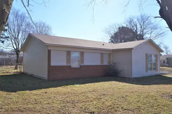 Kennett, MO 63857,3402 Morgan DR