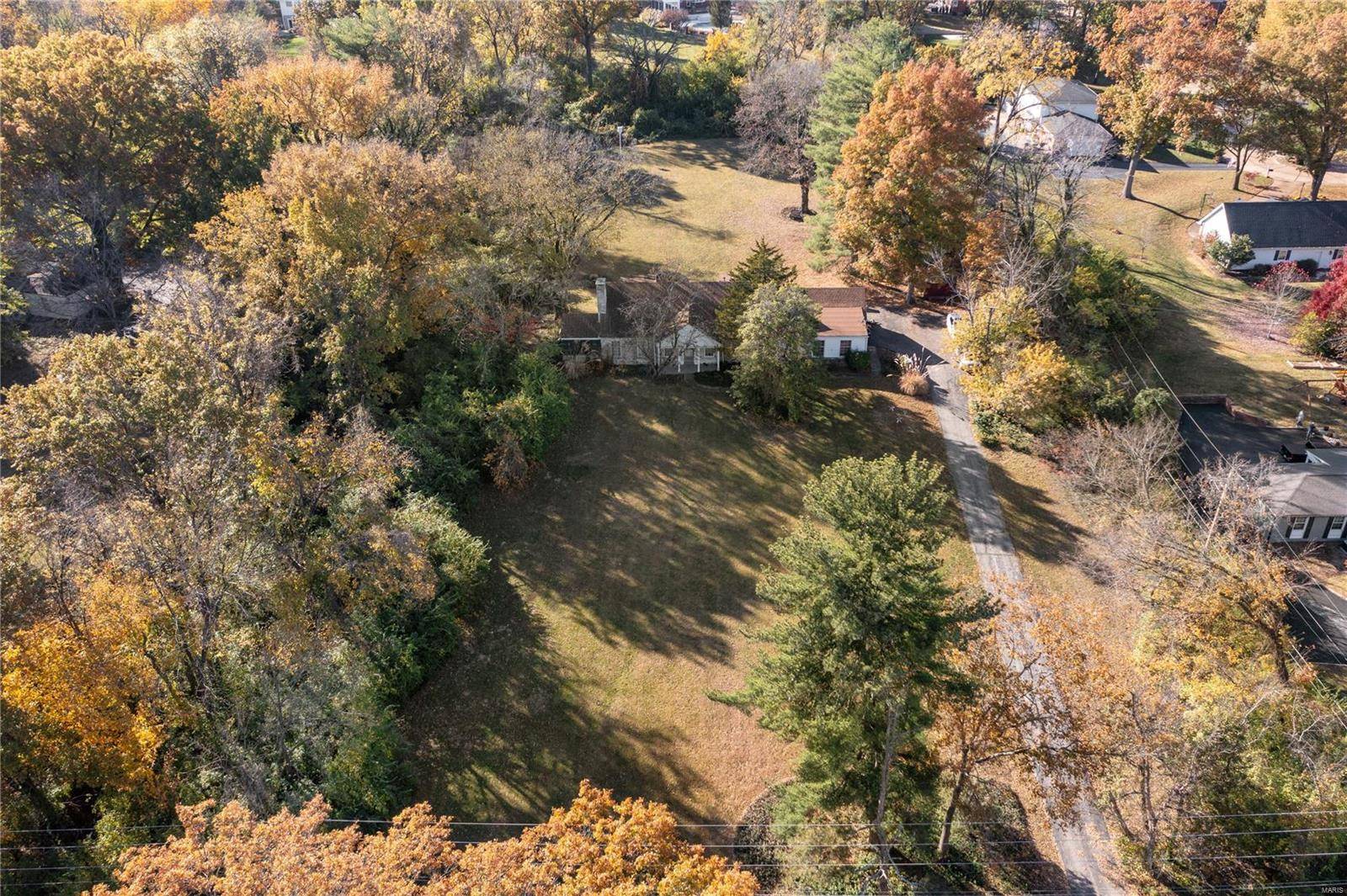 1631 Bopp RD, St Louis, MO 63131