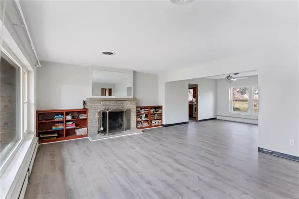 St Louis, MO 63147,1608 Orchid AVE