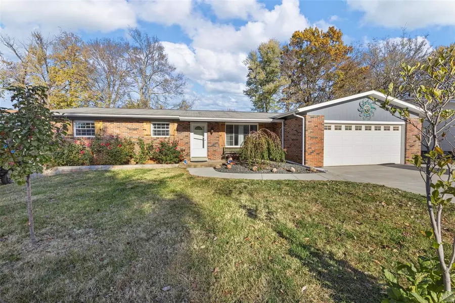 1936 Golden Hills, St Peters, MO 63376