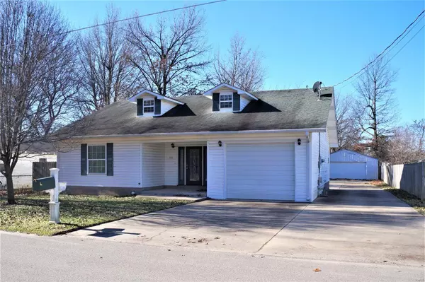 Kennett, MO 63857,915 Starnes ST