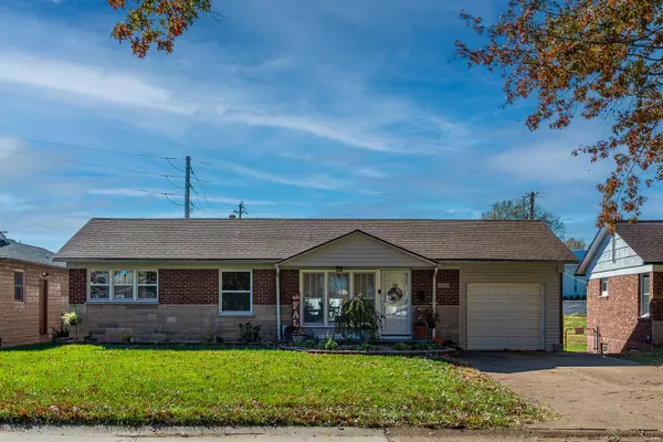 4316 Big Chief Dr, St Louis, MO 63123