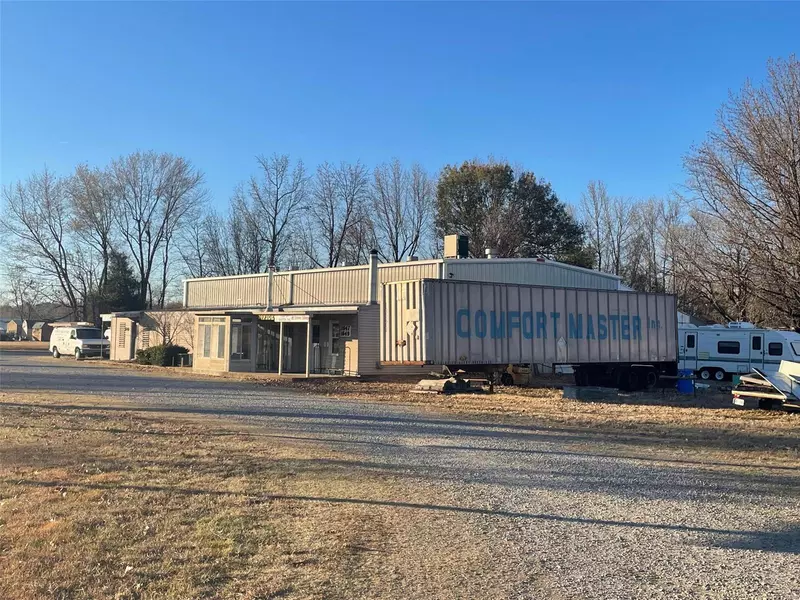 1645 Hwy B, Poplar Bluff, MO 63901