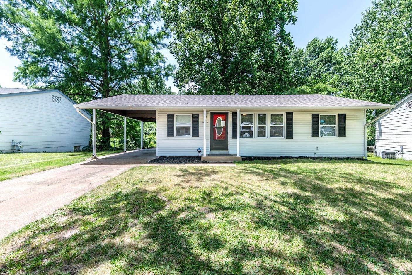 10419 Olney DR, St Louis, MO 63136