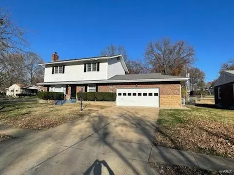 10032 Coburg Lands, St Louis, MO 63137