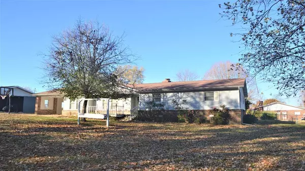 Dexter, MO 63841,824 Lewis