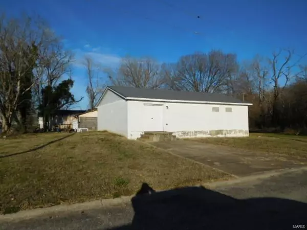 219 E 3rd, De Soto, MO 63020