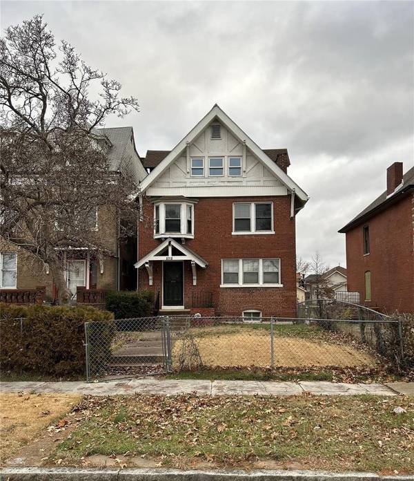 5715 Enright AVE,  St Louis,  MO 63112