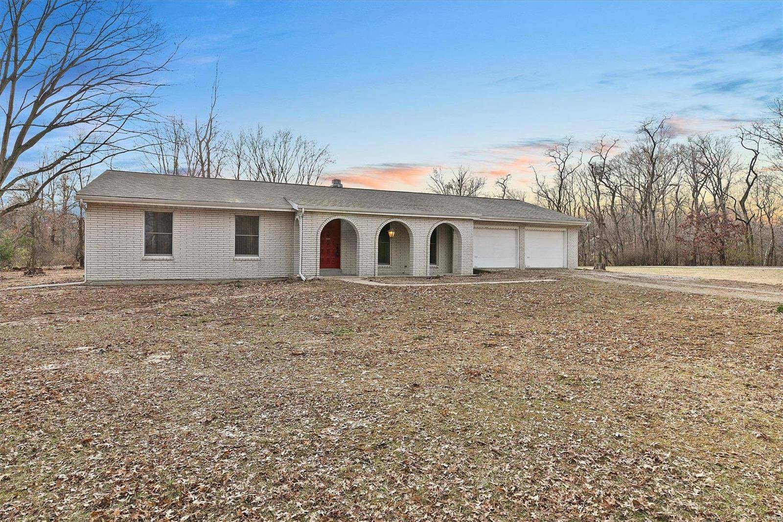 1315 Scott Troy Rd, Lebanon, IL 62254