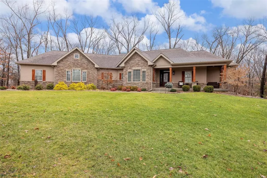 1080 Stonebrooke LN, Wentzville, MO 63385