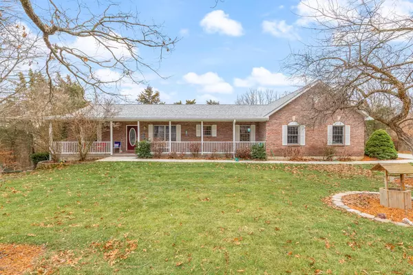 10237 Christopher Woods DR, Festus, MO 63028