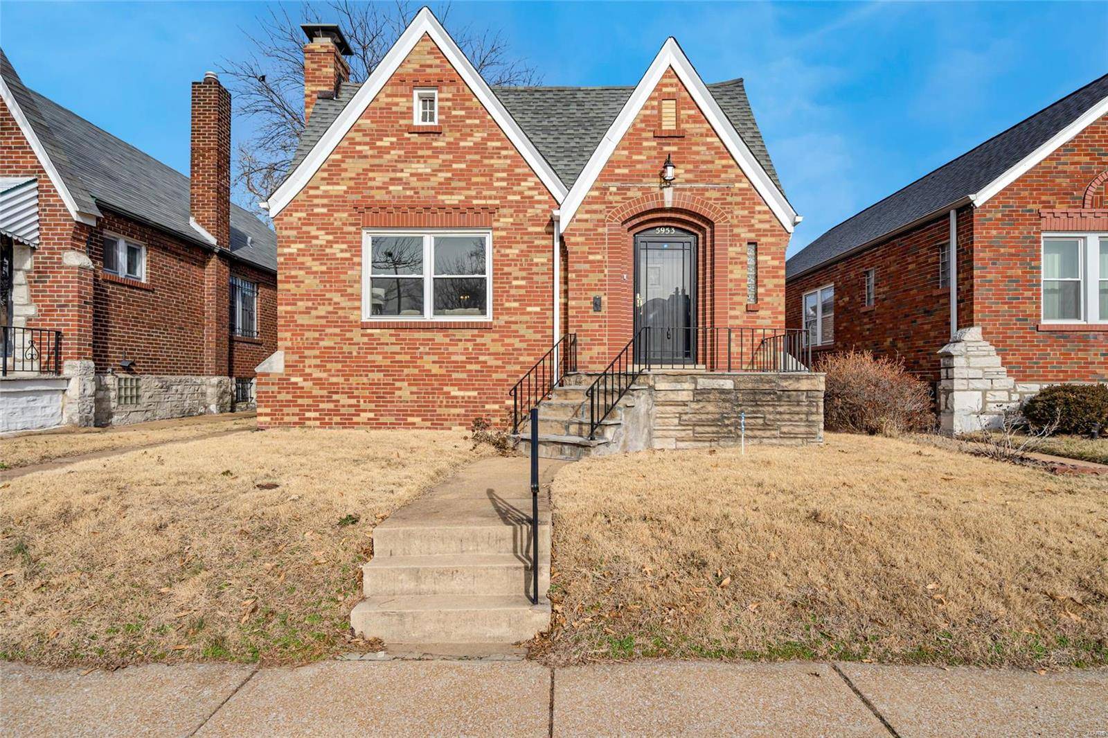 5953 N Pointe BLVD, St Louis, MO 63147