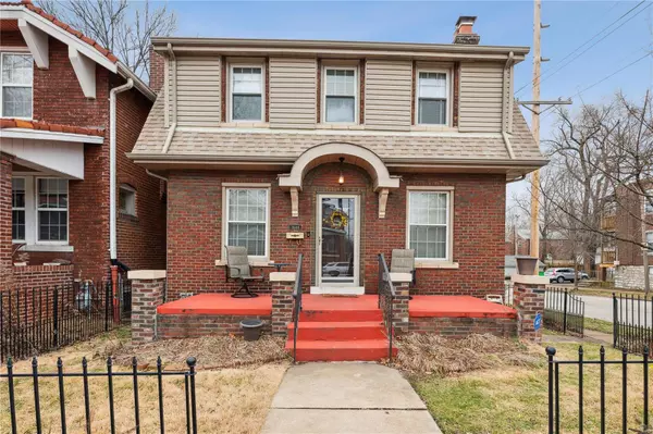 1044 Louisville AVE, St Louis, MO 63139