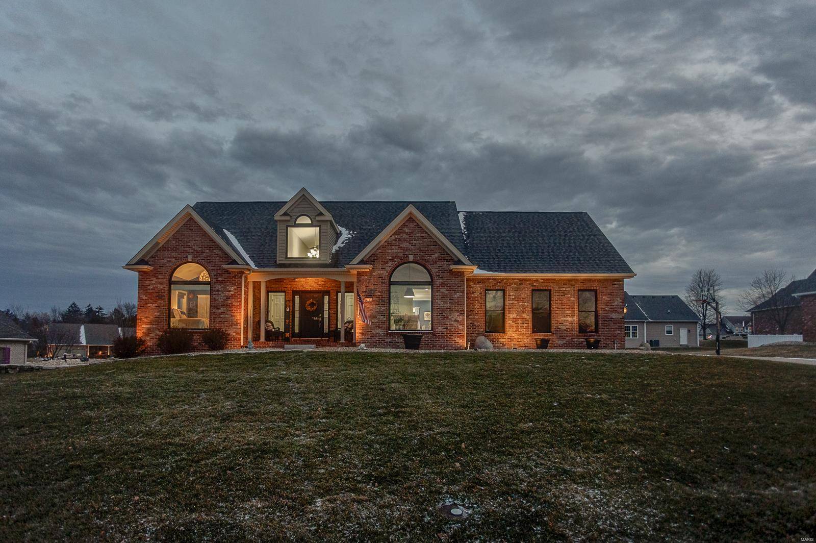 Godfrey, IL 62035,4703 Stonybrook RD