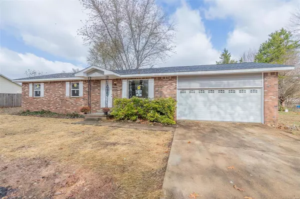 2505 Susan PL E, Poplar Bluff, MO 63901